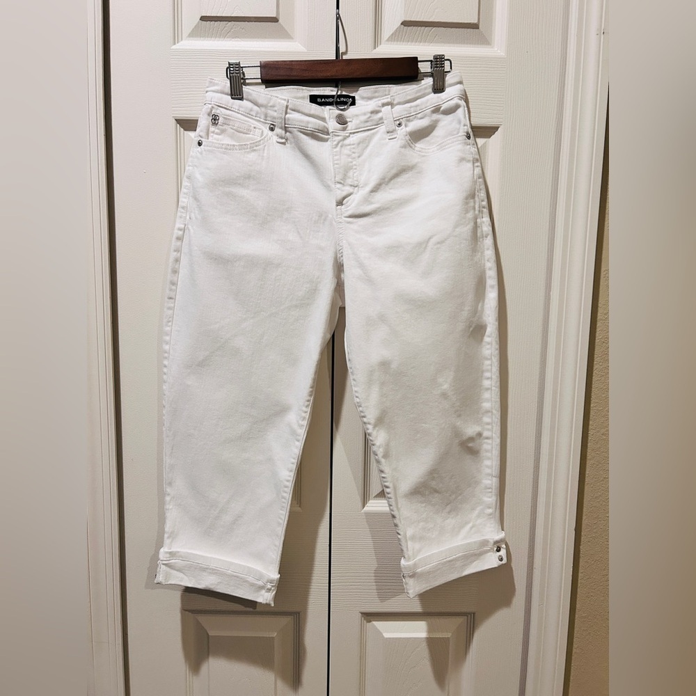Bandolino Mandie White Capri Jeans – Clean Summer Classic - Picture 3 of 6